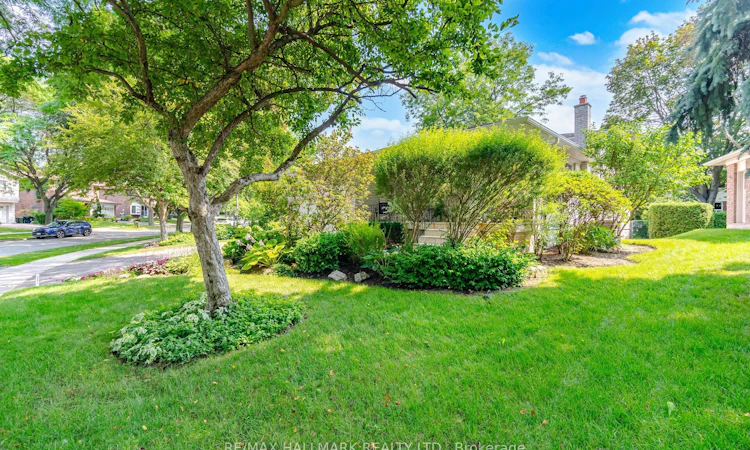 17 Wellesbourne Crescent