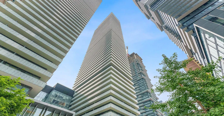 4904-50 Charles Street E, Toronto, ON, M4Y 1T1