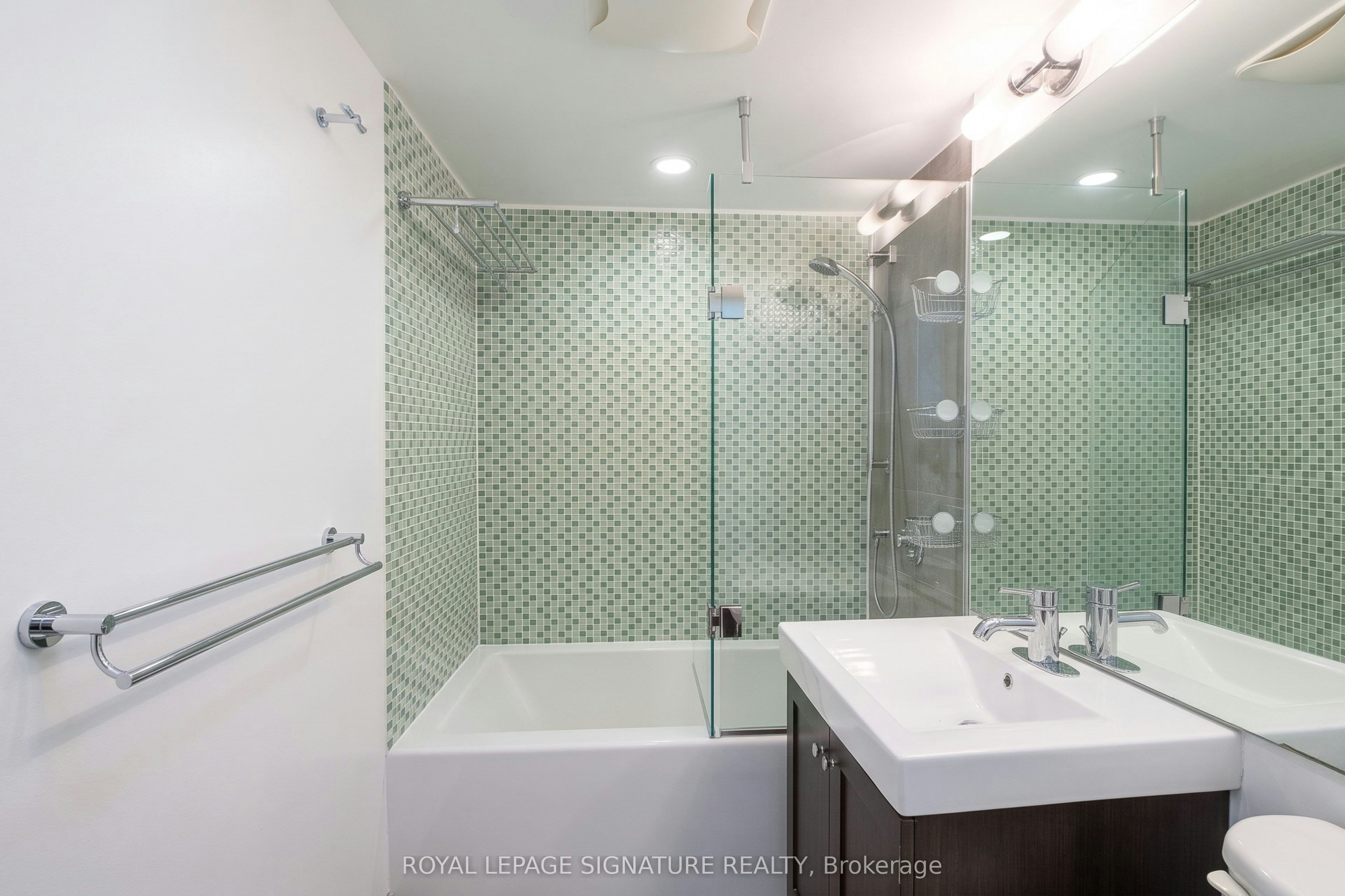 395 Clinton Street, Toronto, ON, M6G 2Z1 - 8