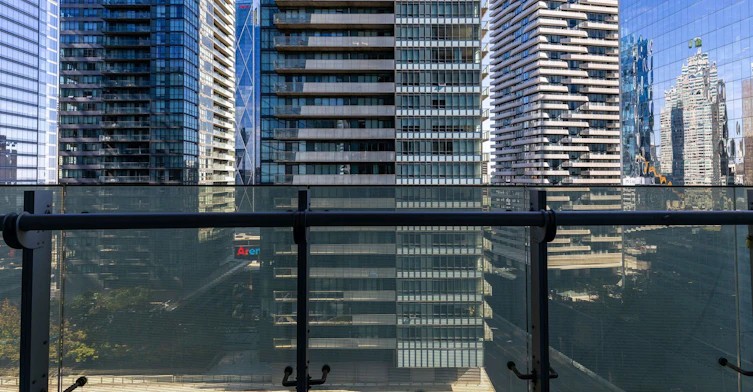 1812-14 York Street, Toronto, ON, M5J 0B1 - 13