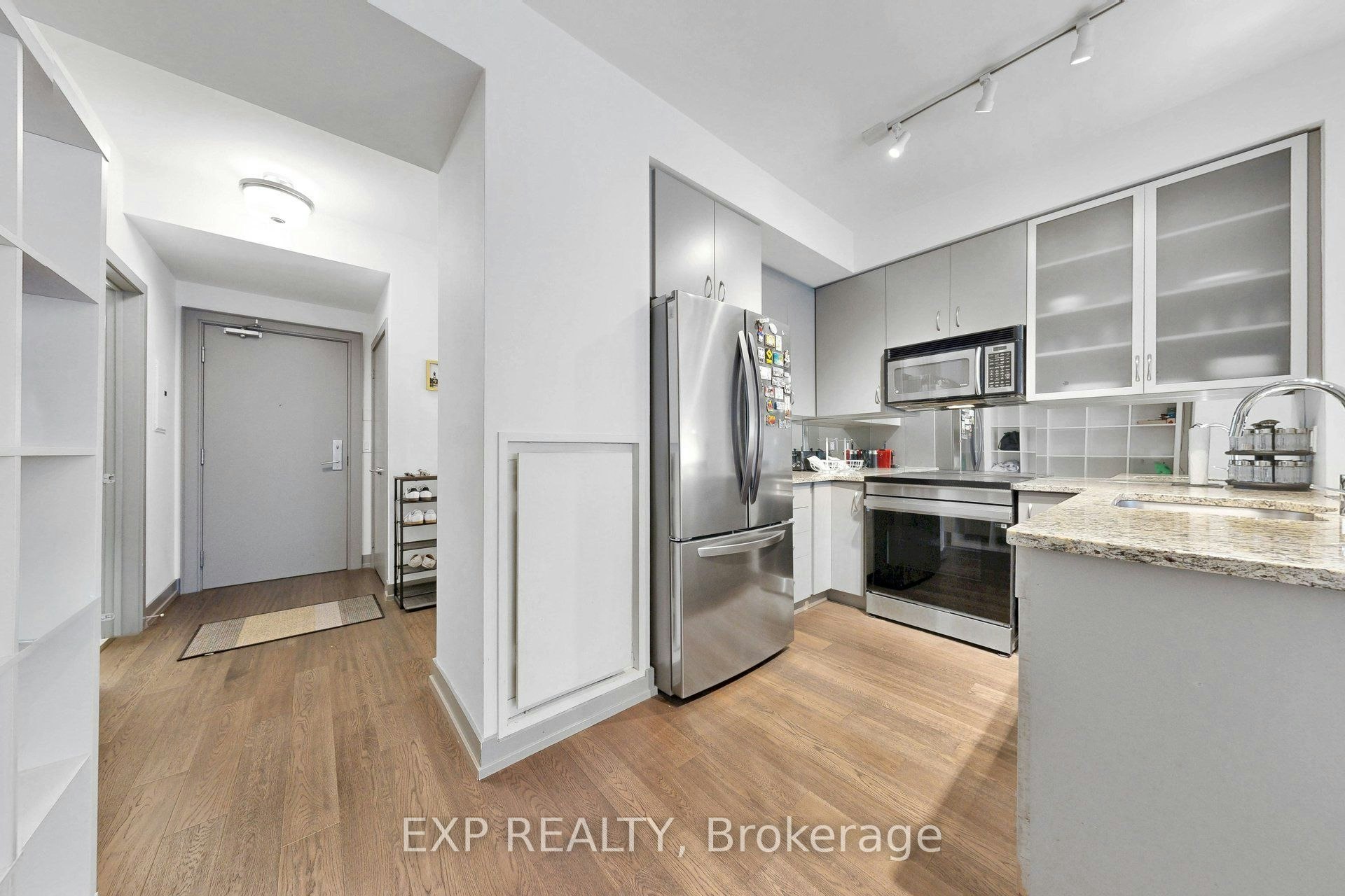 912-438 King Street W, Toronto, ON, M5V 3T9 - 12