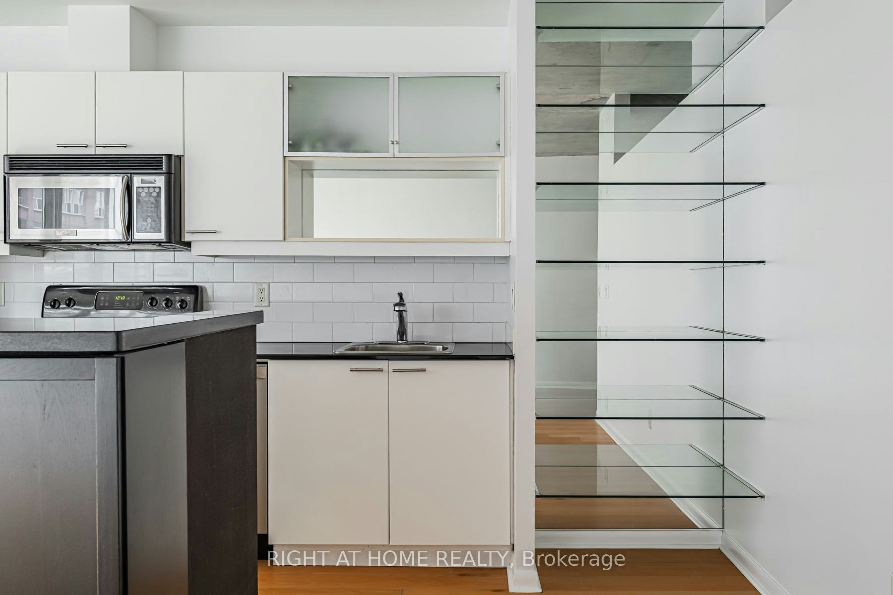 418-333 Adelaide St. East Street E, Toronto, ON, M5A 4T4 - 7