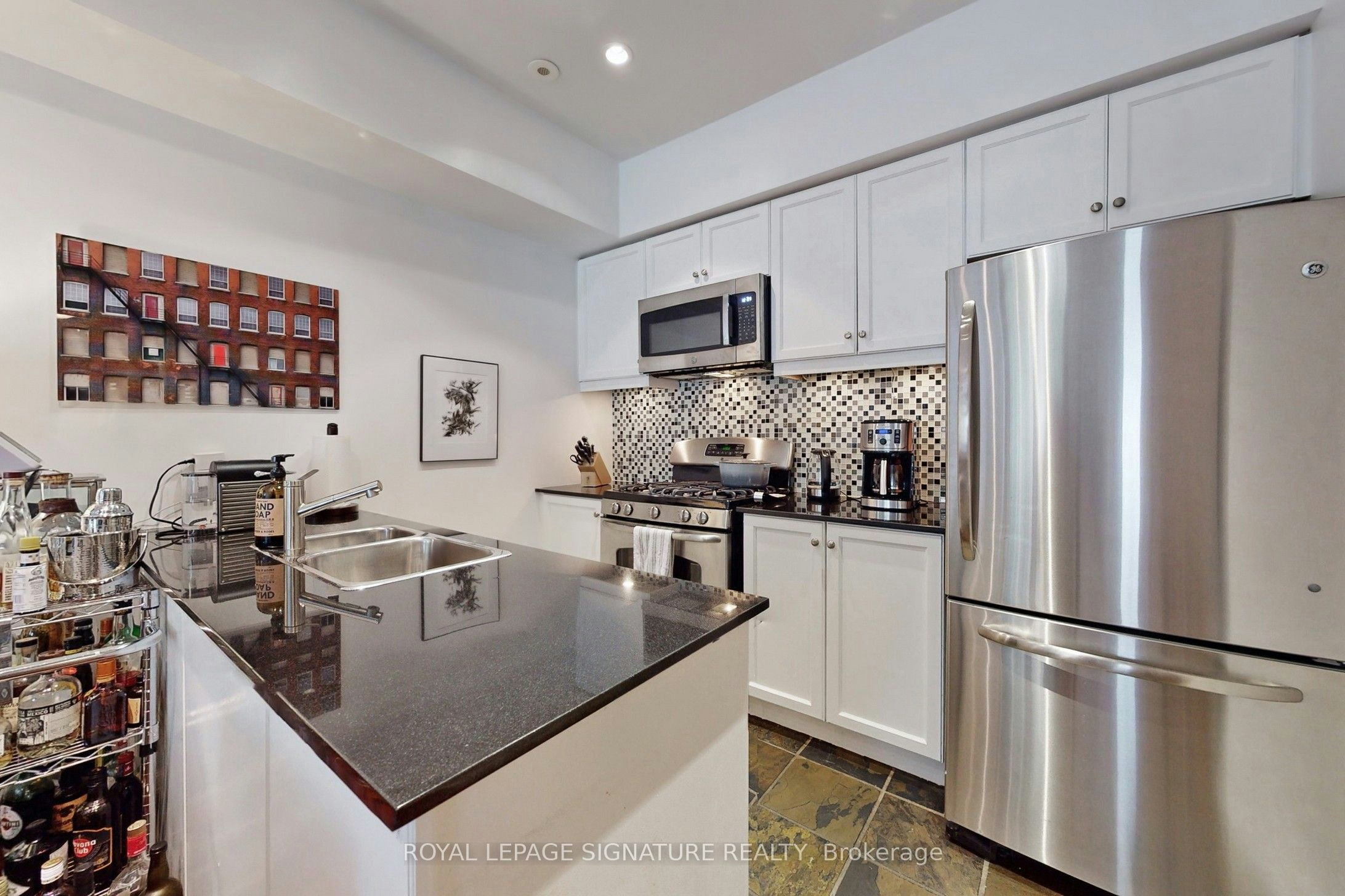 42-6 Wellesley Place, Toronto, ON, M4Y 3E1 - 4