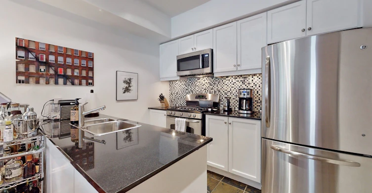 42-6 Wellesley Place, Toronto, ON, M4Y 3E1 - 4