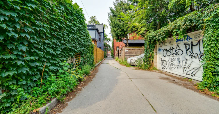 Laneway-390 Palmerston Boulevard, Toronto, ON, M6G 2N6 - 8