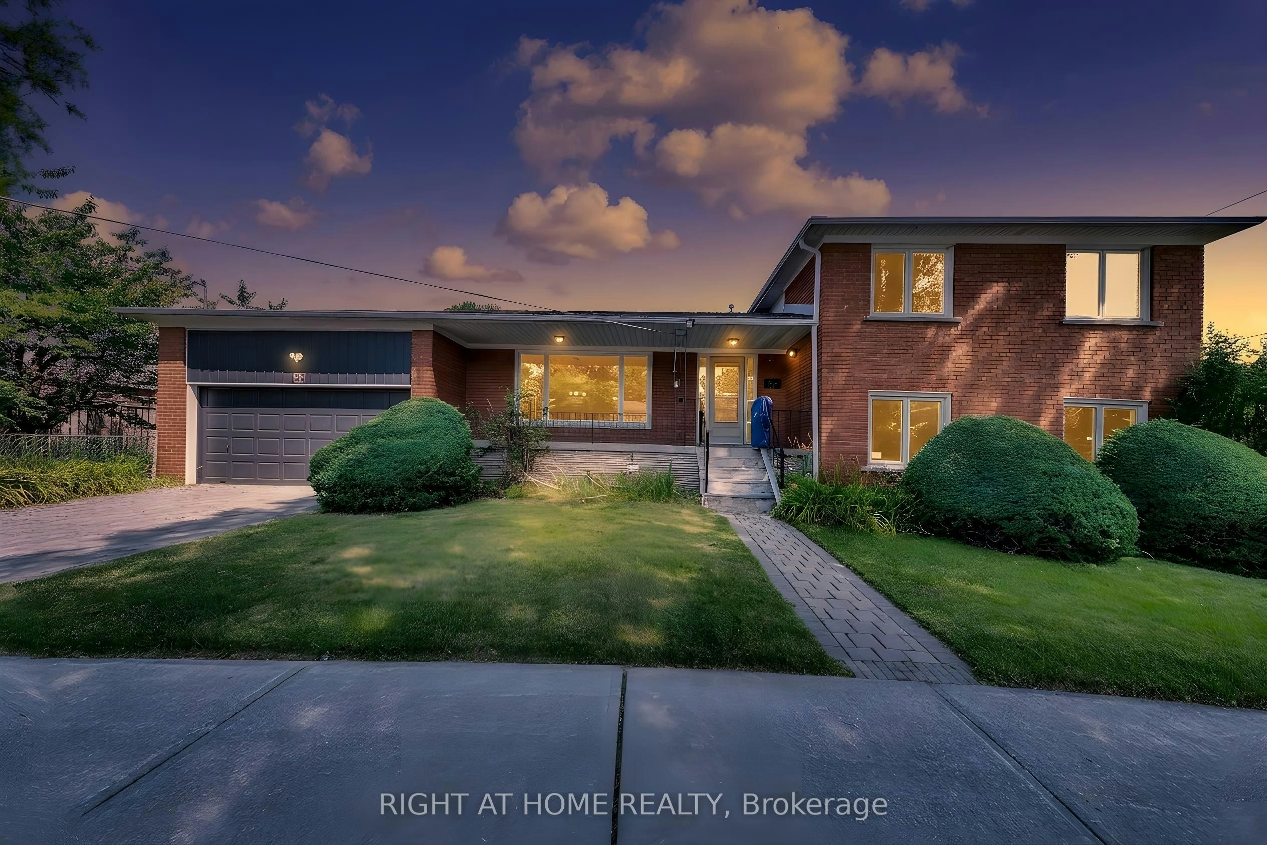 88 Peckham Avenue, Toronto, ON, M2R 2V5