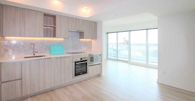 1711-19 Bathurst Street, Toronto, ON, M5V 0N2 - 3