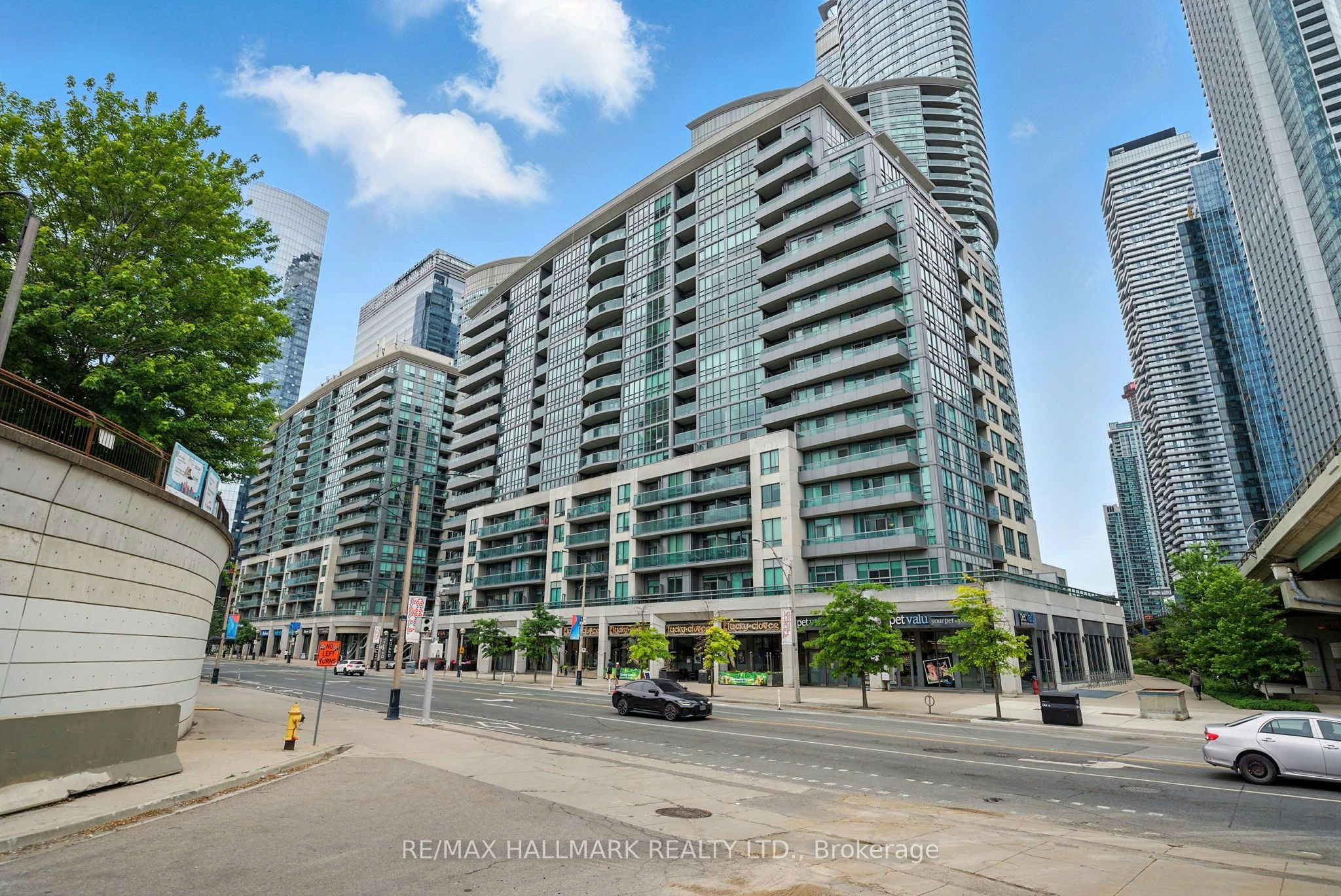301-25 Lower Simcoe Street, Toronto, ON, M5J 3A1