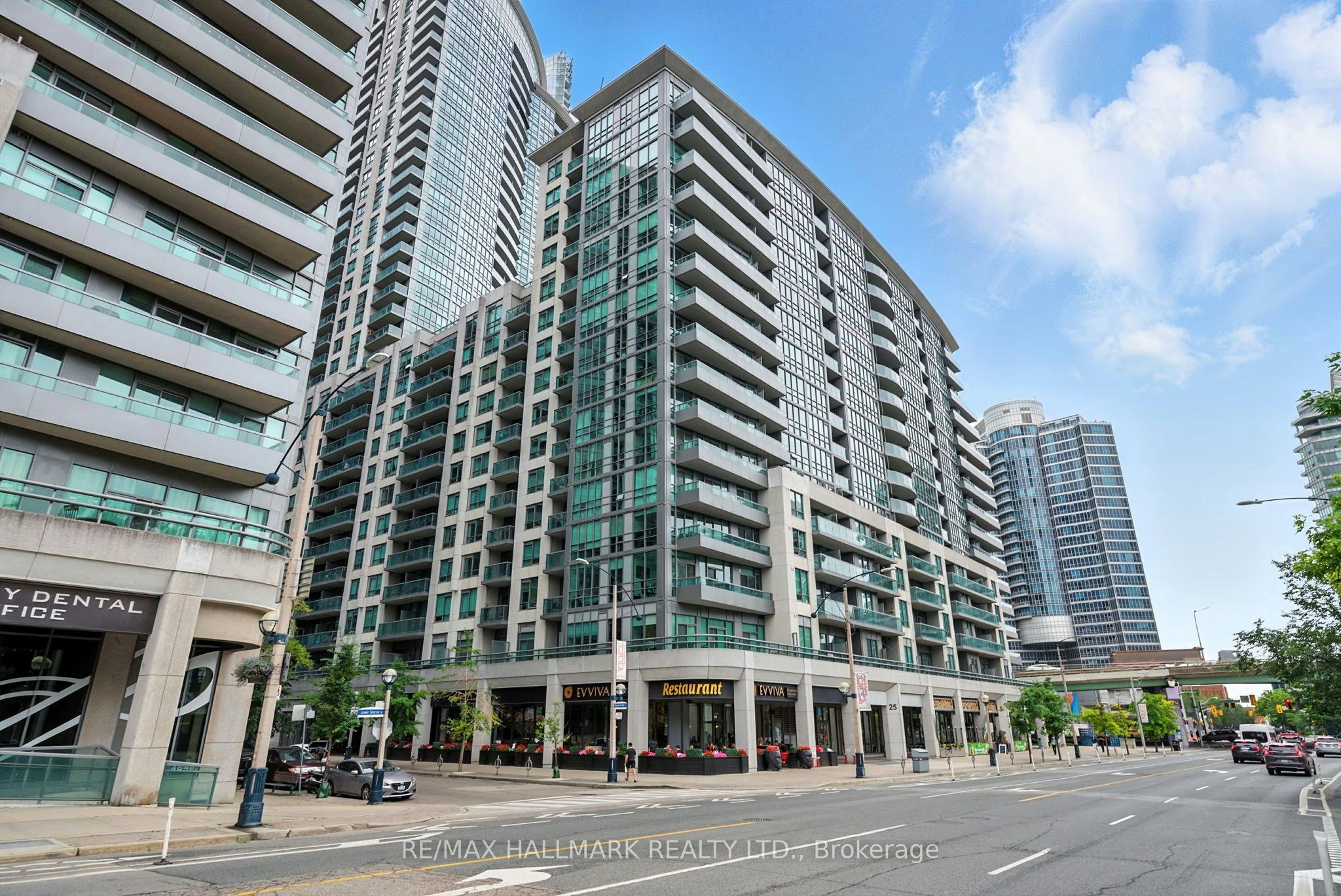 301-25 Lower Simcoe Street, Toronto, ON, M5J 3A1 - 3