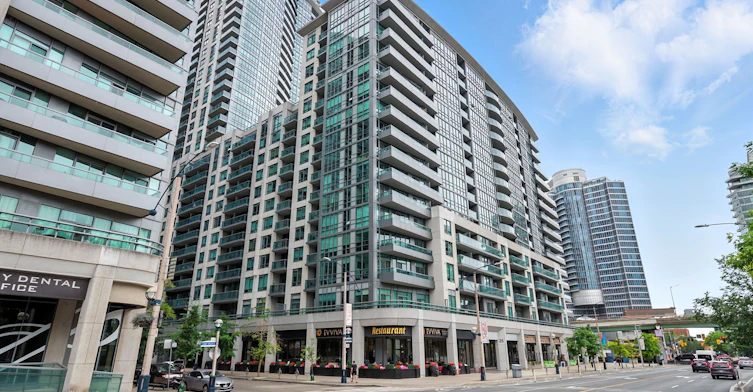 301-25 Lower Simcoe Street, Toronto, ON, M5J 3A1 - 3
