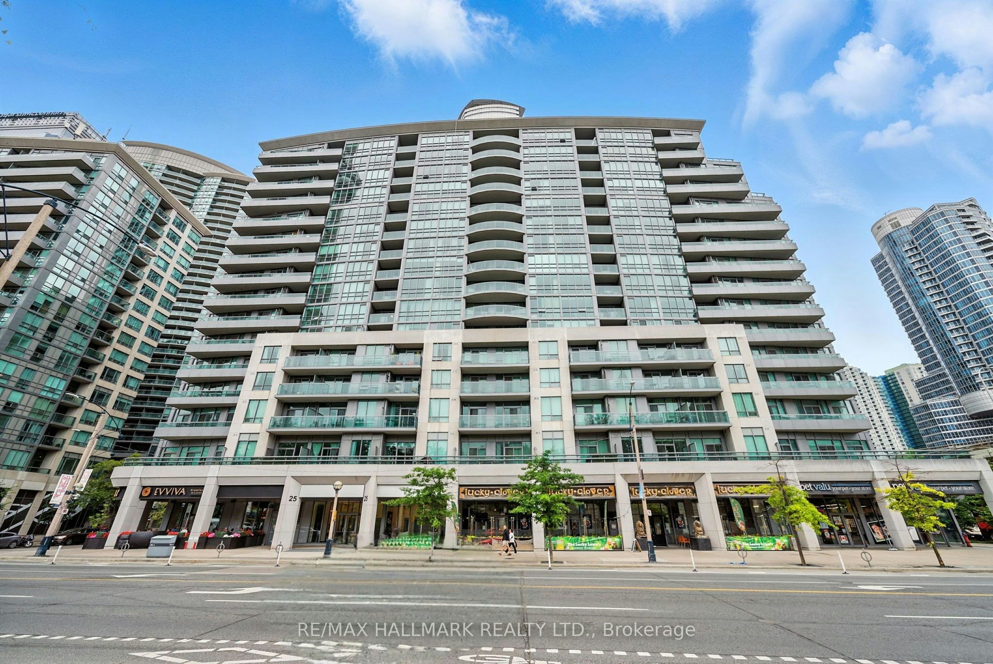 301-25 Lower Simcoe Street, Toronto, ON, M5J 3A1 - 2