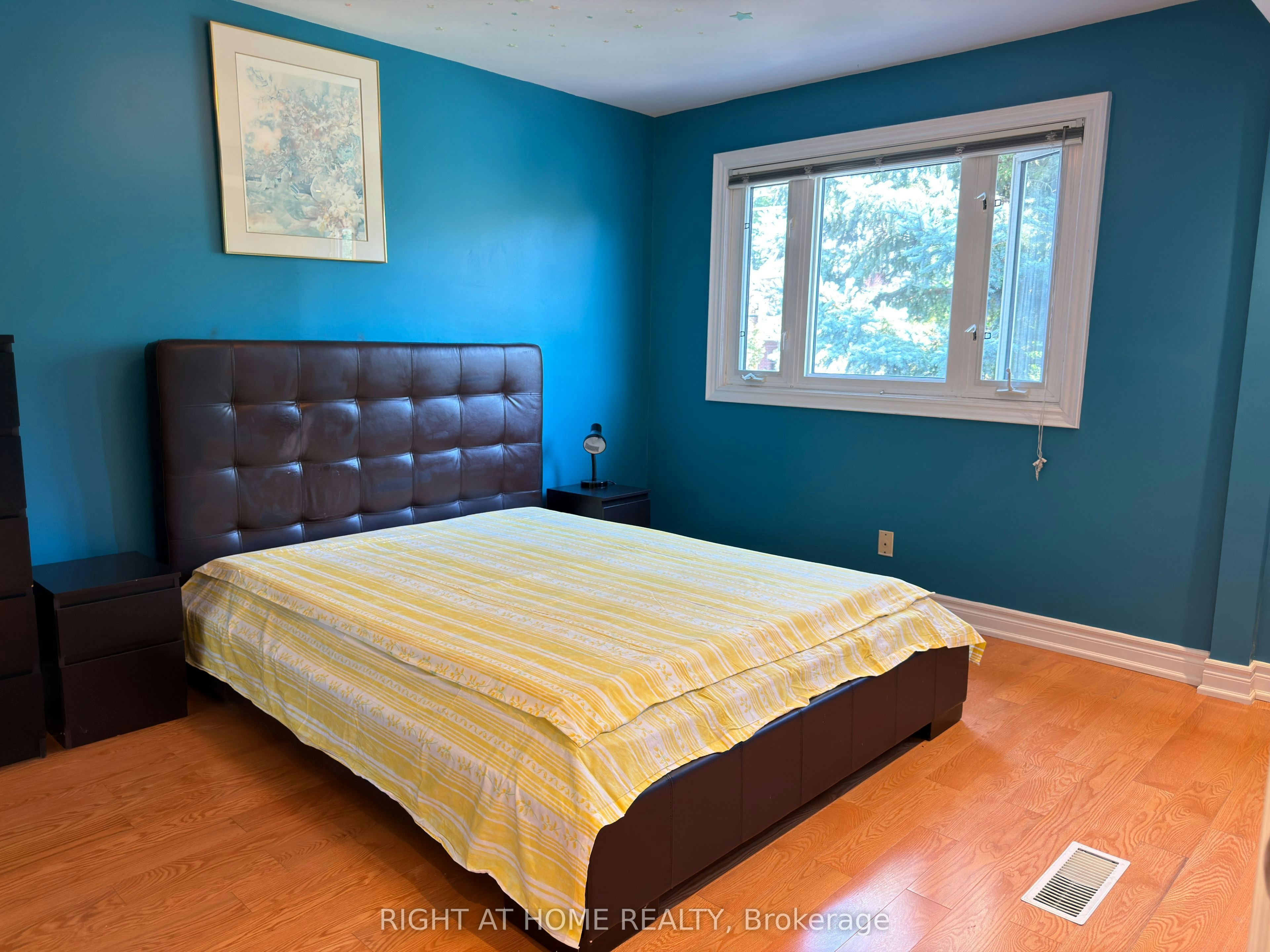 107 Melrose Avenue, Toronto, ON, M5M 1Y8 - 11