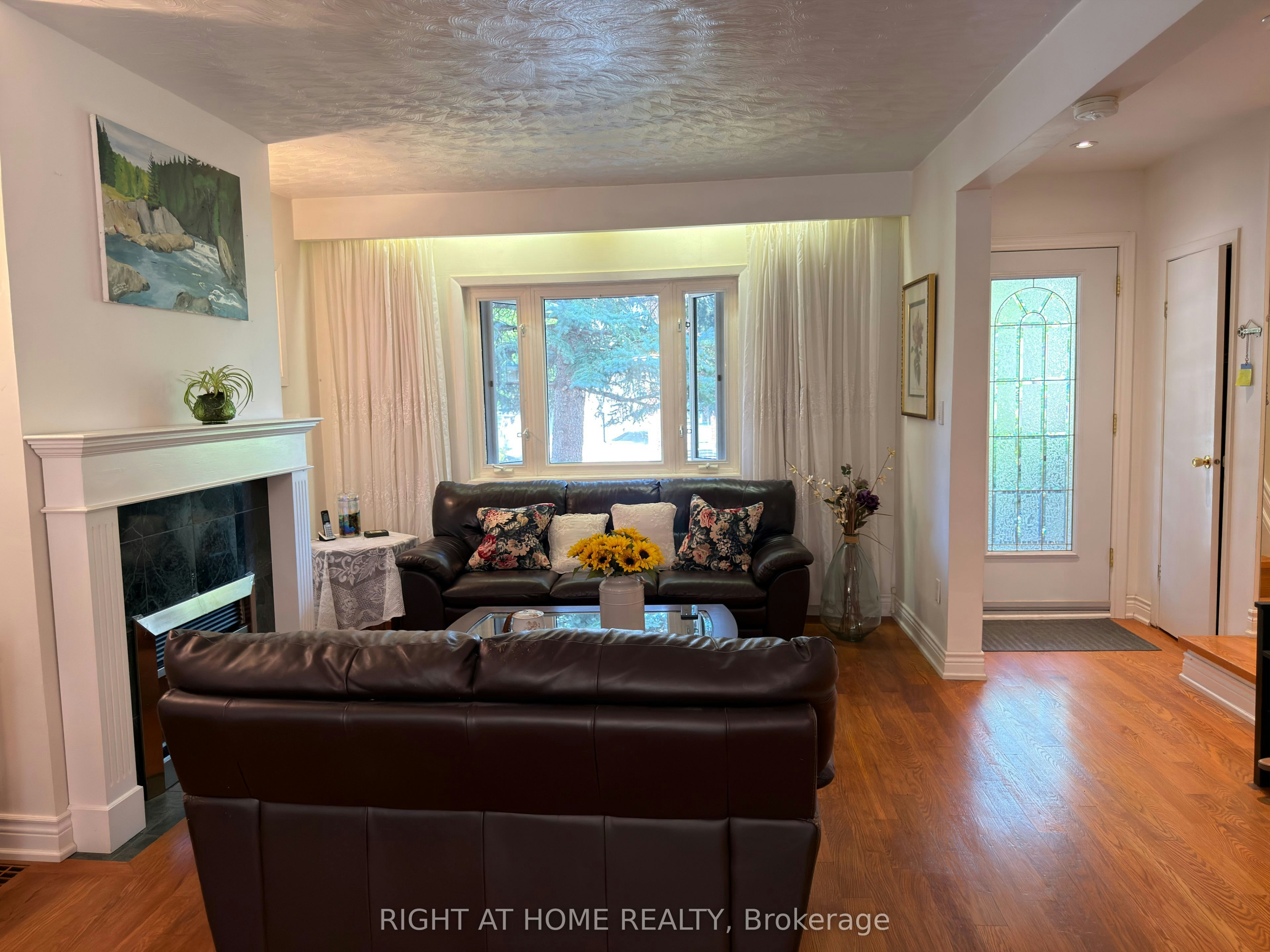 107 Melrose Avenue, Toronto, ON, M5M 1Y8 - 7