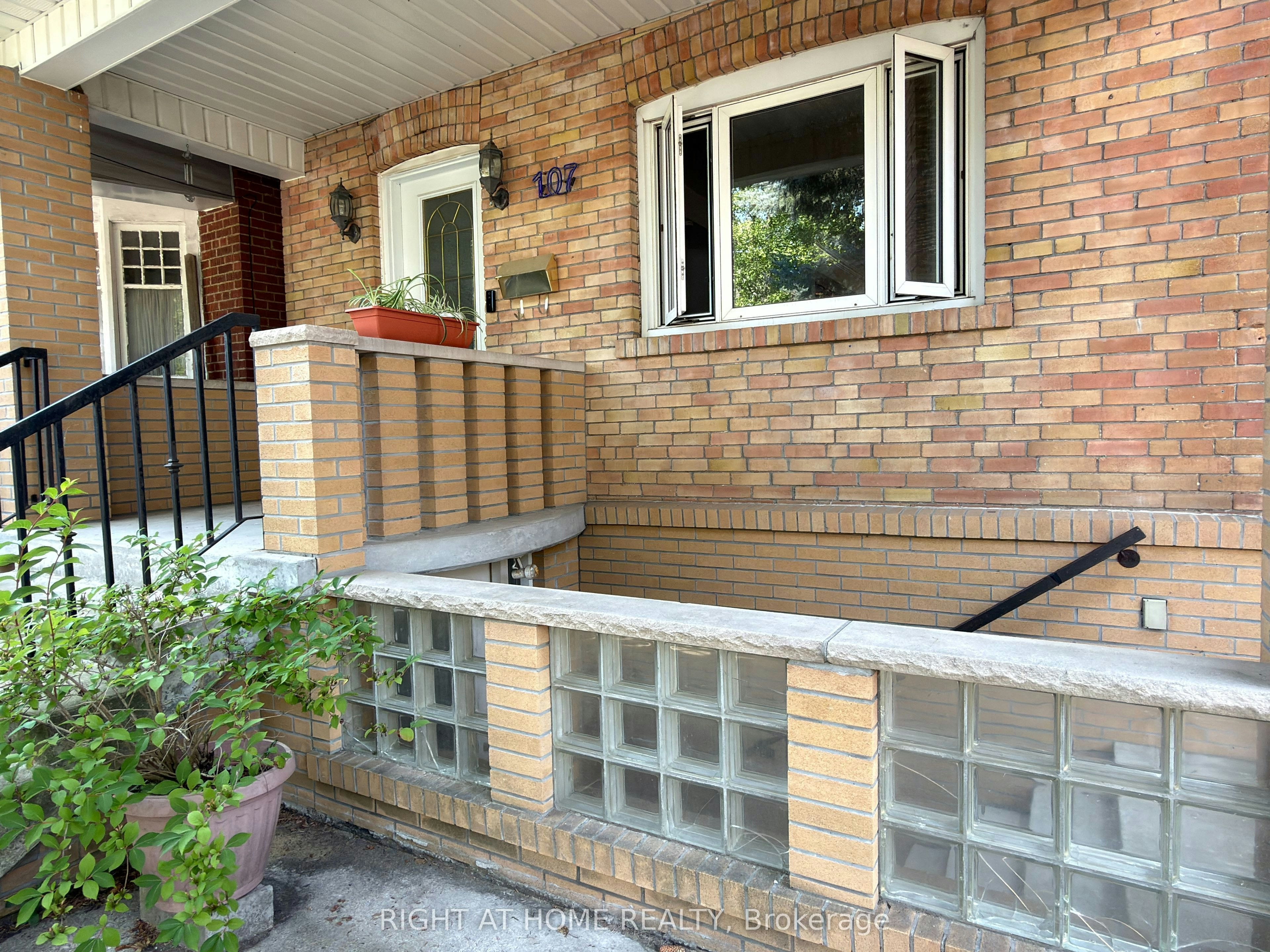 107 Melrose Avenue, Toronto, ON, M5M 1Y8 - 20