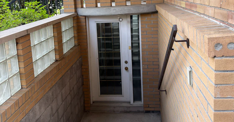 107 Melrose Avenue, Toronto, ON, M5M 1Y8 - 21
