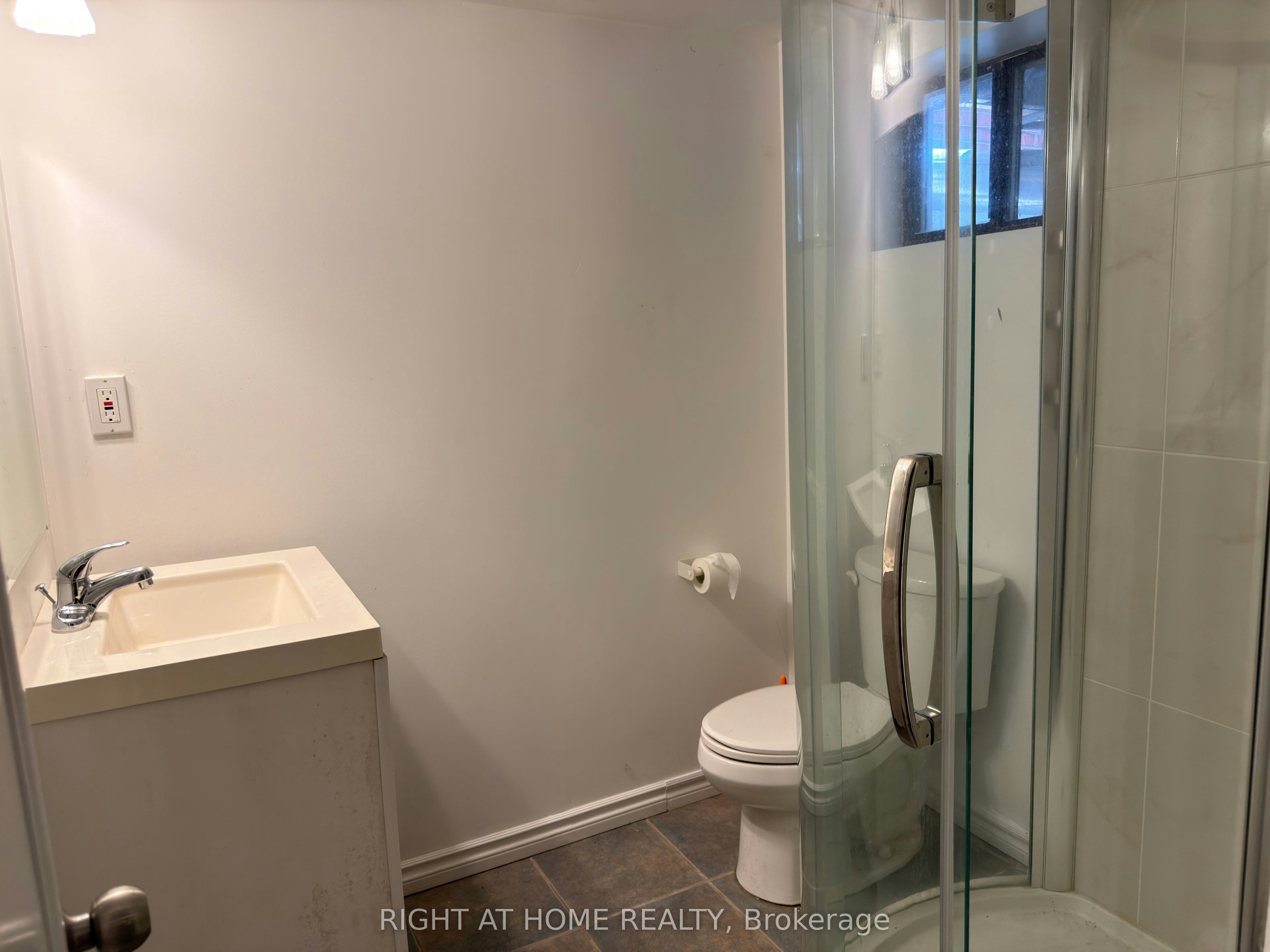 107 Melrose Avenue, Toronto, ON, M5M 1Y8 - 19
