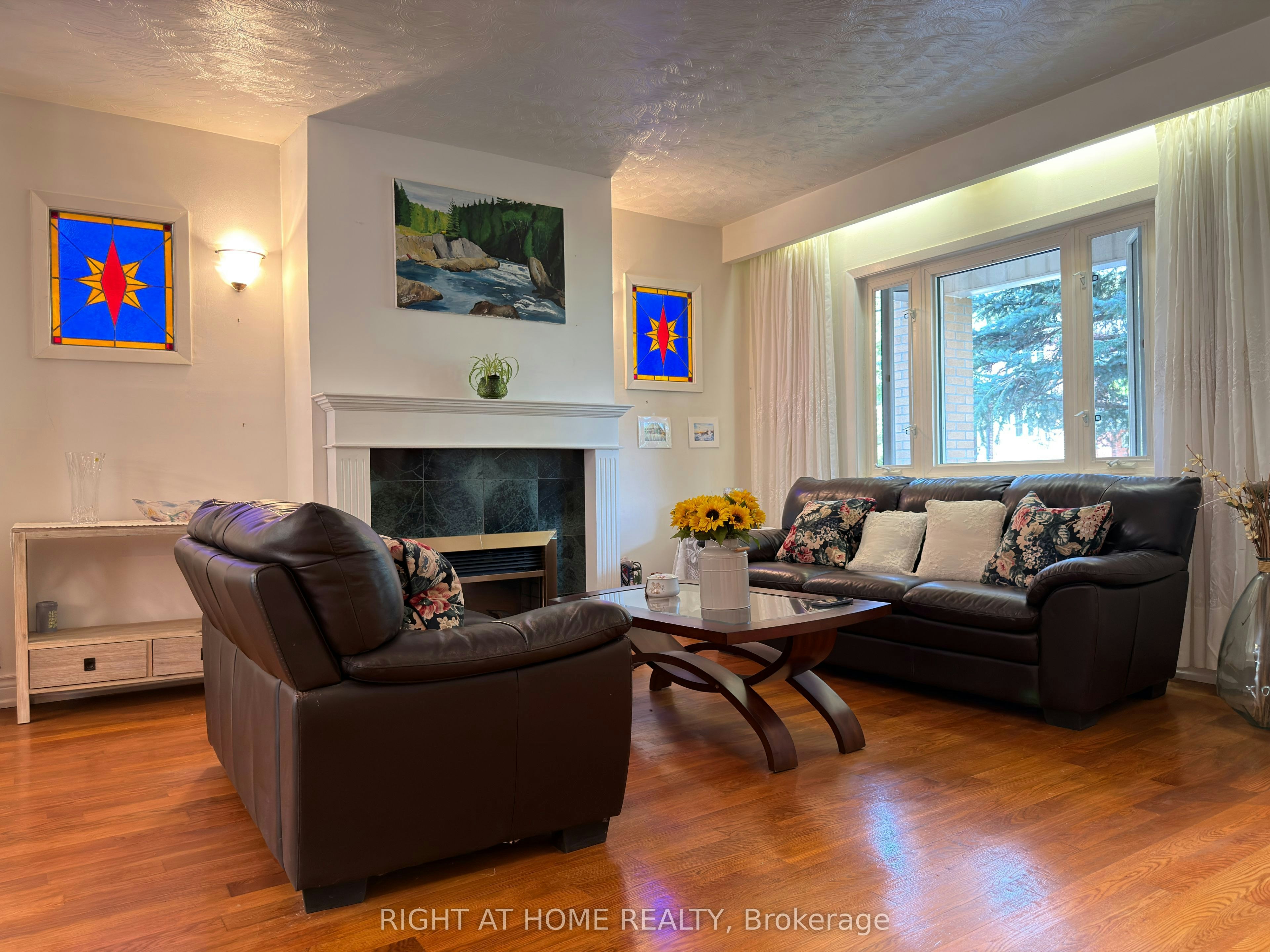 107 Melrose Avenue, Toronto, ON, M5M 1Y8 - 3