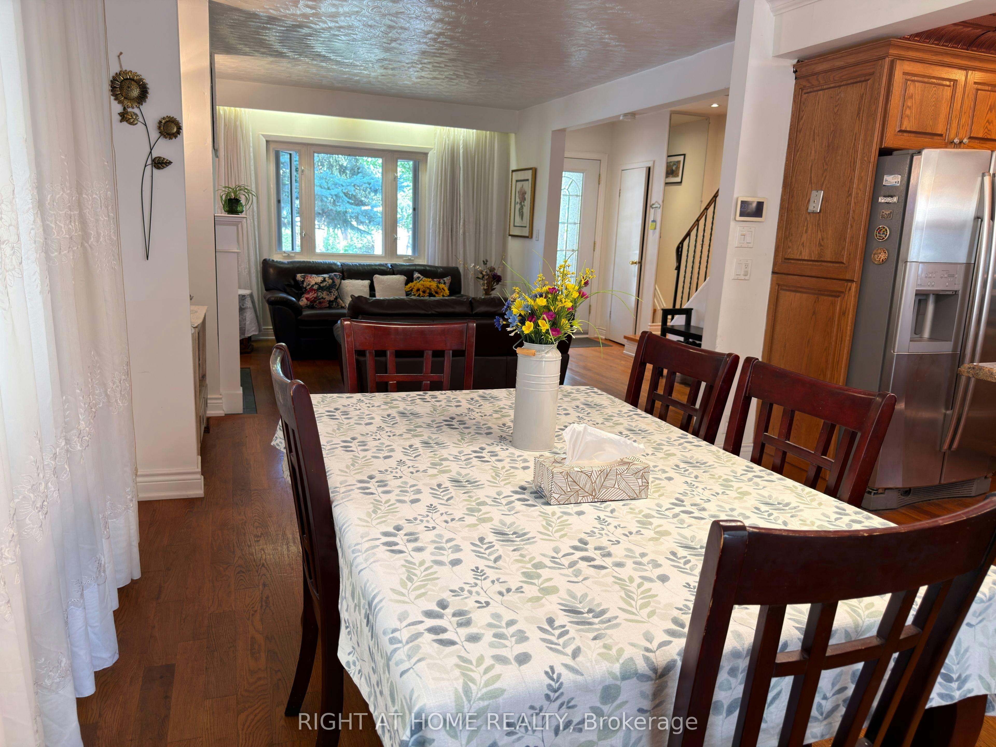 107 Melrose Avenue, Toronto, ON, M5M 1Y8 - 4