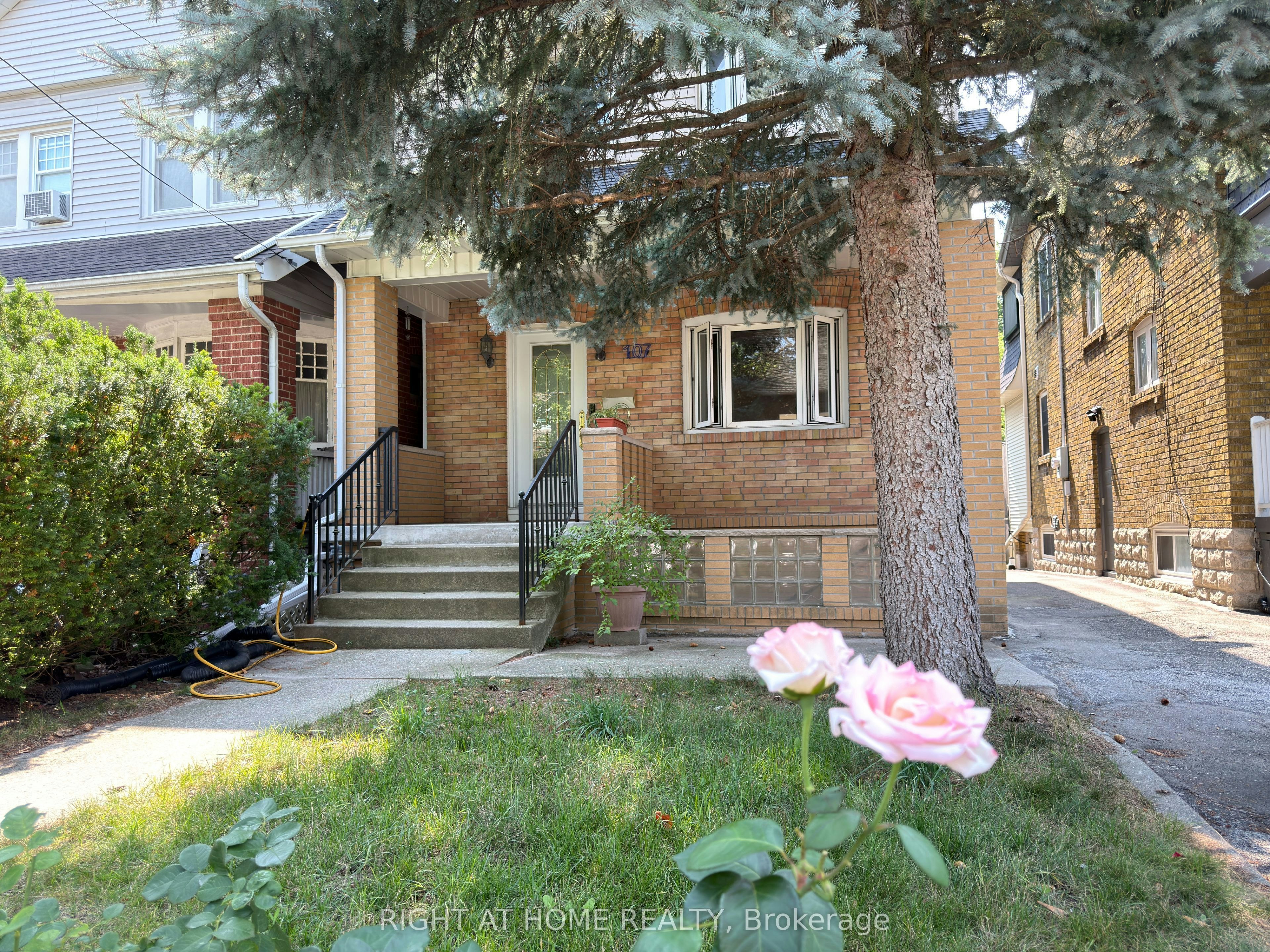 107 Melrose Avenue, Toronto, ON, M5M 1Y8 - 2