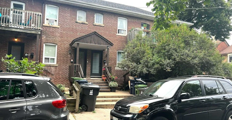 Lower-2 Page Street, Toronto, ON, M6G 1J2