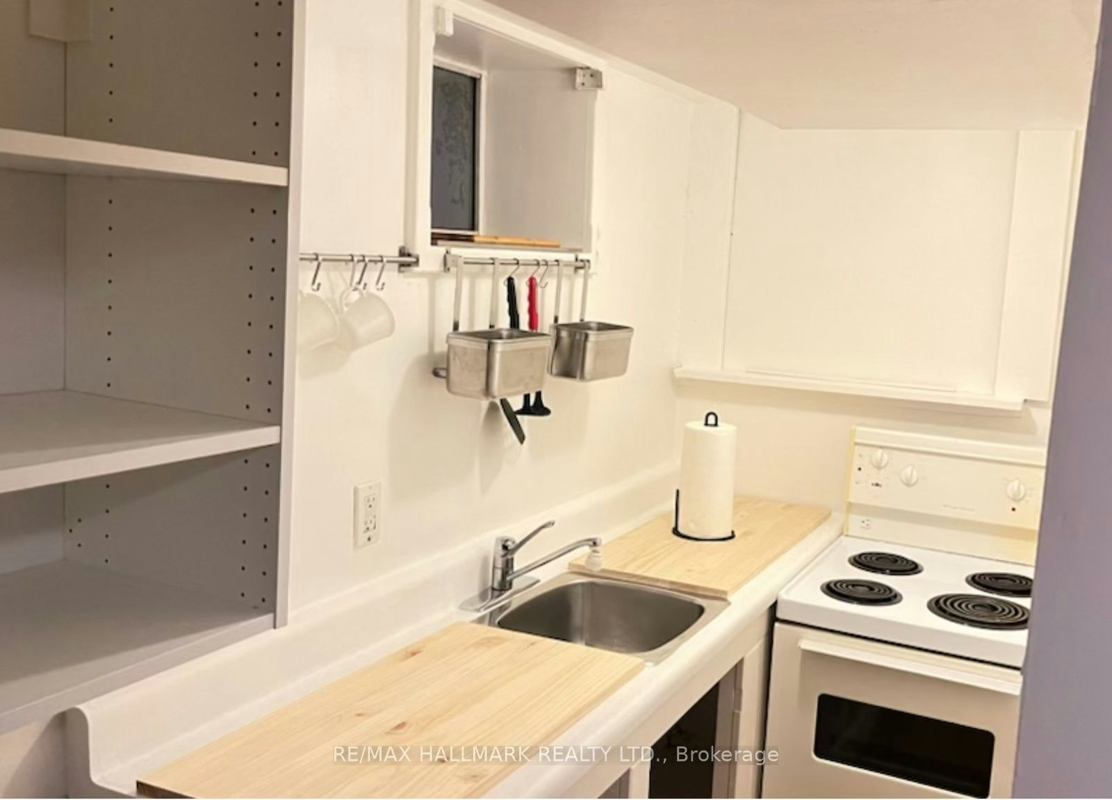 Lower-2 Page Street, Toronto, ON, M6G 1J2 - 5