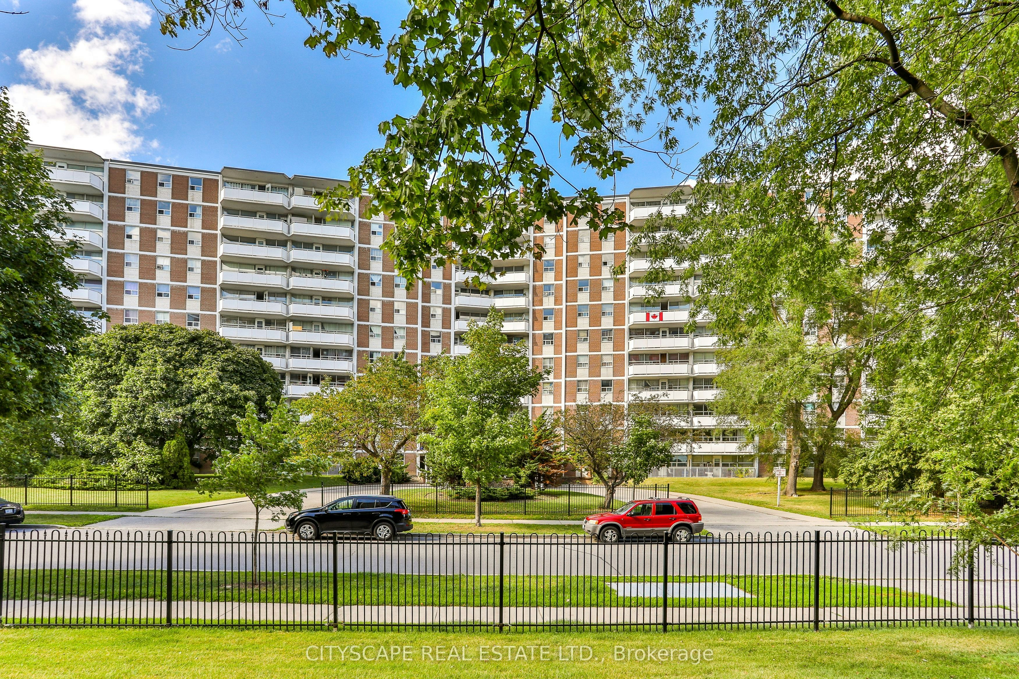 719-100 Rowena Drive, Toronto, ON, M3A 1P9
