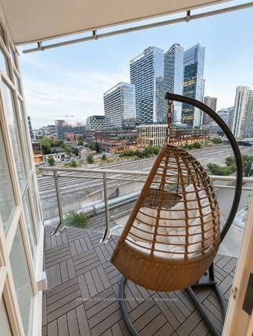 1026-21 Iceboat Terrace, Toronto, ON, M5V 4A9 - 10