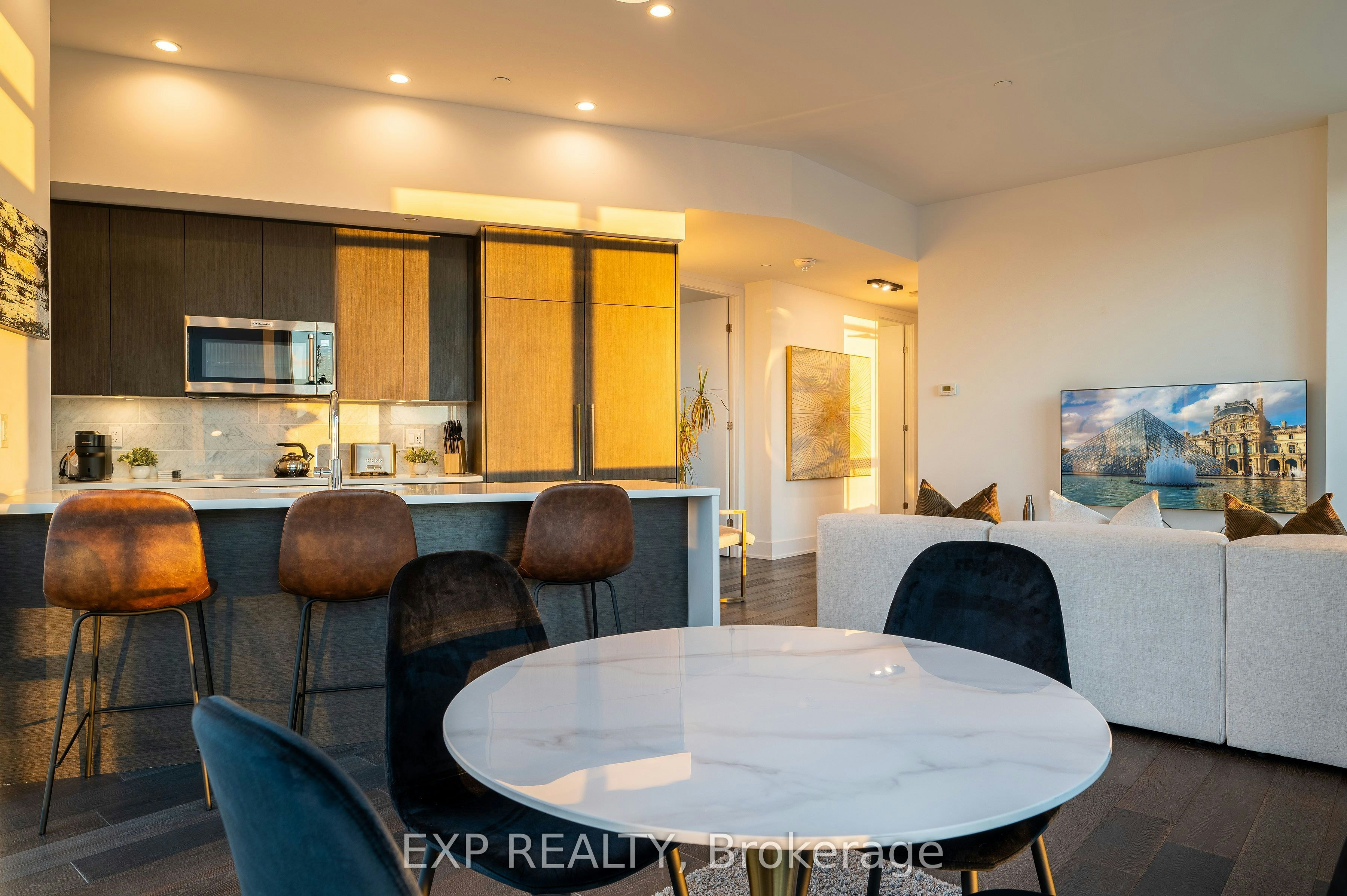 PH03-38 Iannuzzi Street, Toronto, ON, M5V 0S2 - 11