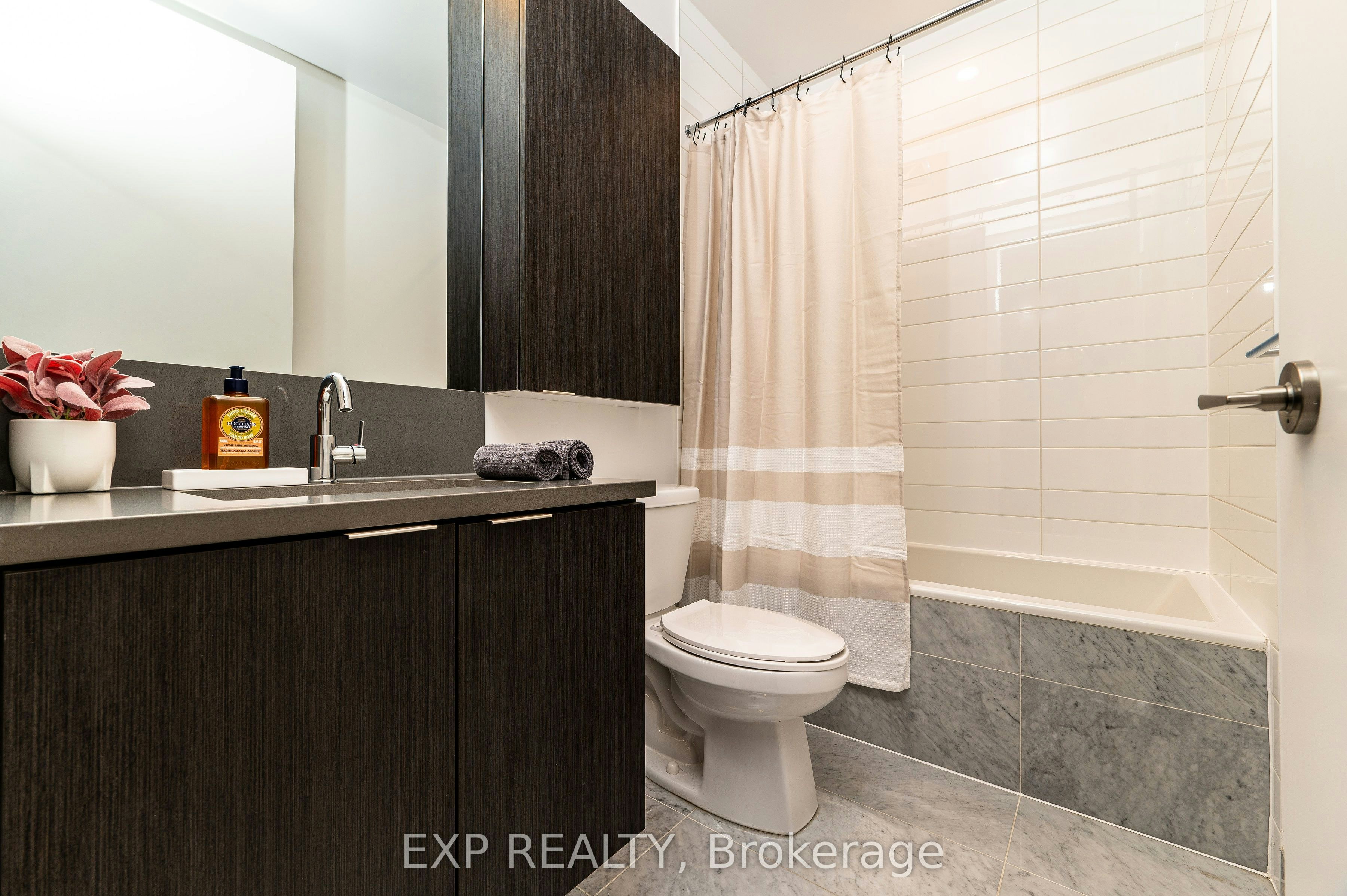 PH03-38 Iannuzzi Street, Toronto, ON, M5V 0S2 - 23