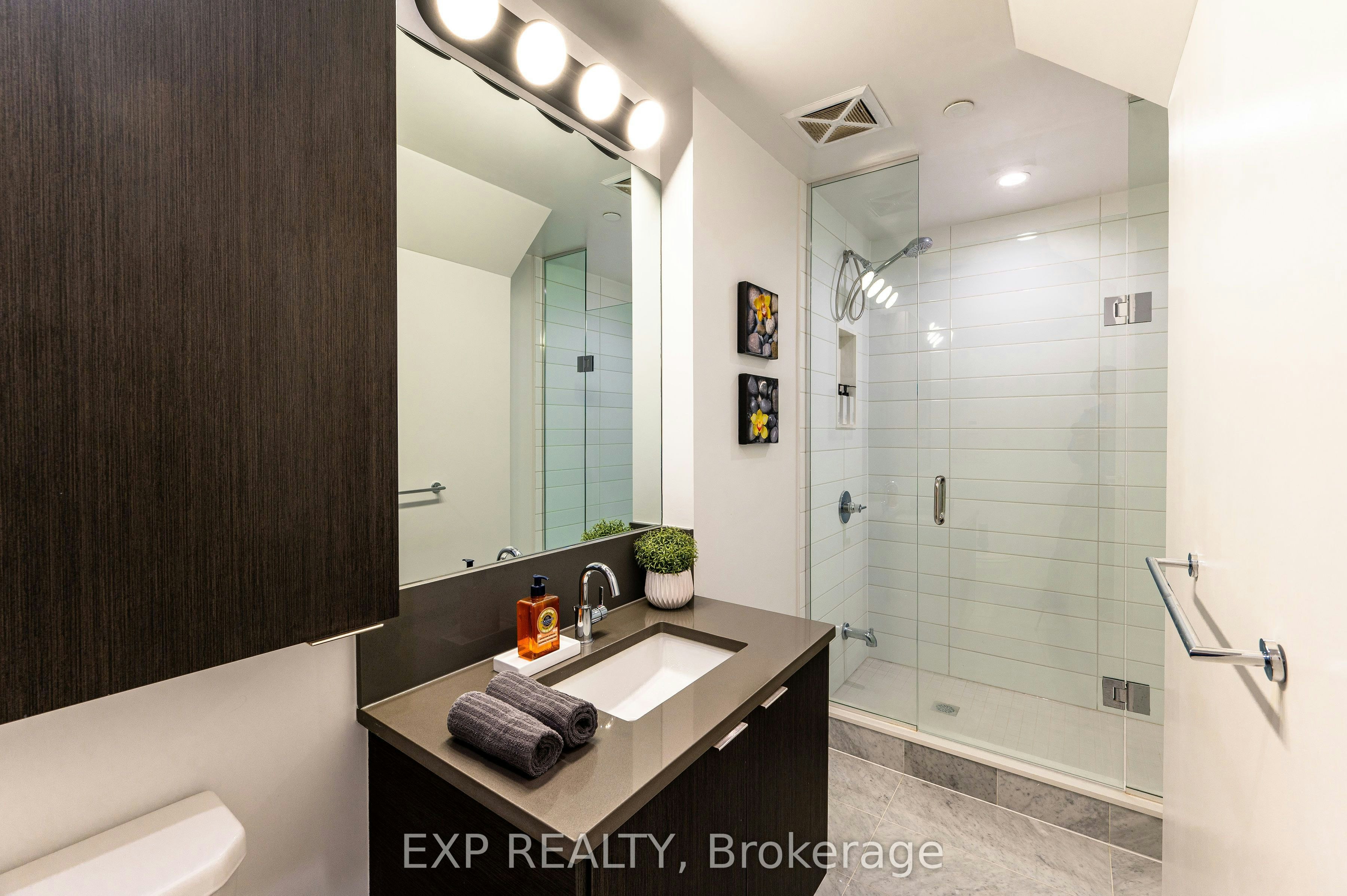 PH03-38 Iannuzzi Street, Toronto, ON, M5V 0S2 - 18
