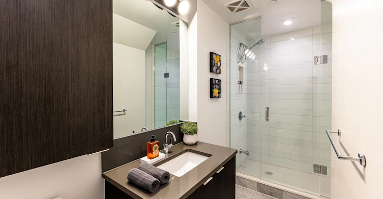PH03-38 Iannuzzi Street, Toronto, ON, M5V 0S2 - 18