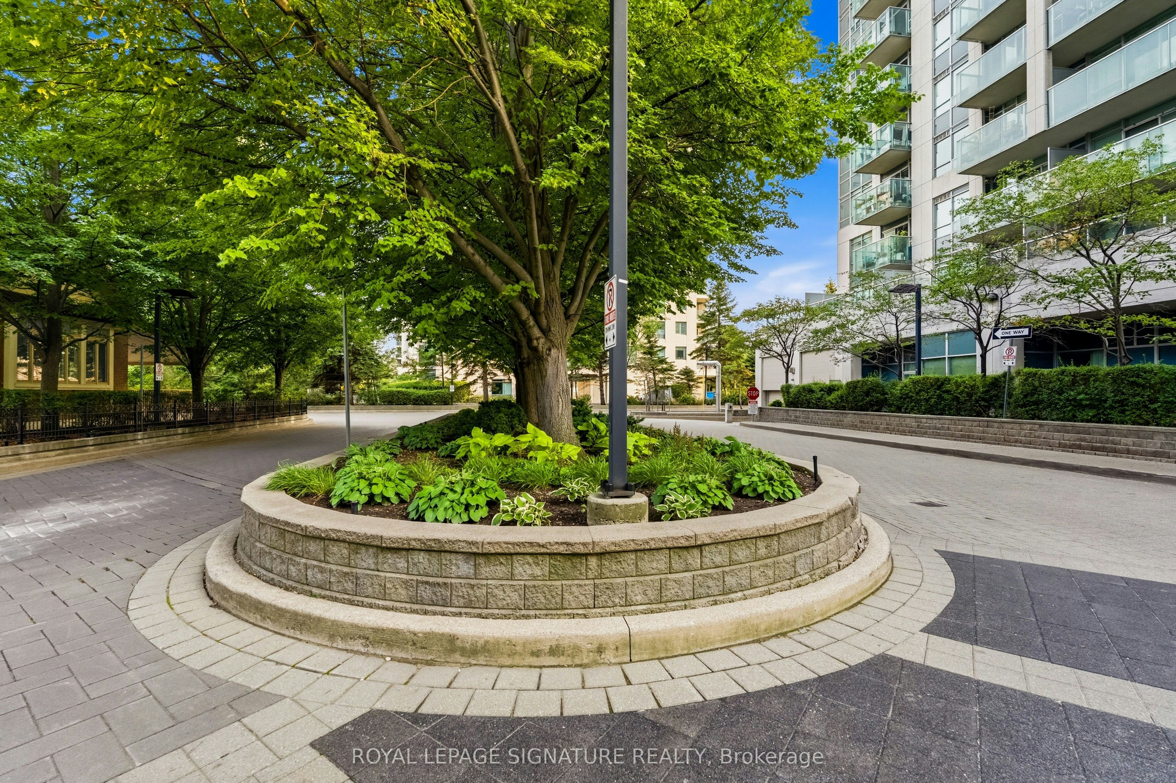 1609-16 Harrison Garden Boulevard, Toronto, ON, M2N 7J6 - 4