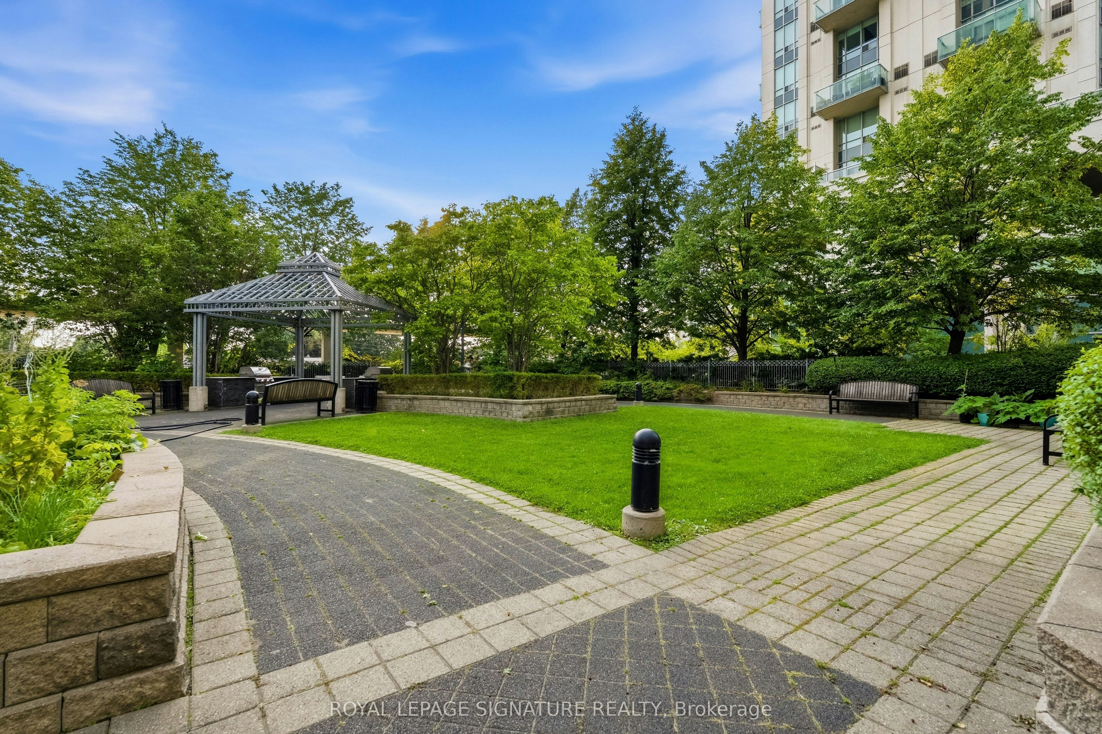 1609-16 Harrison Garden Boulevard, Toronto, ON, M2N 7J6 - 40