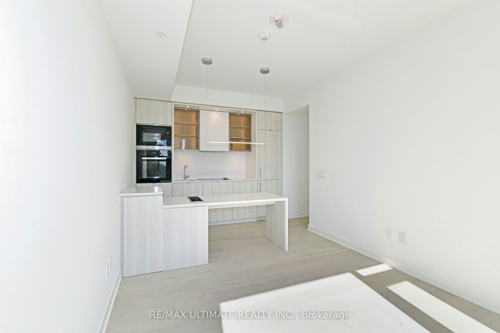 1713-11 Yorkville Avenue, Toronto, ON, M4W 0B7 - 9