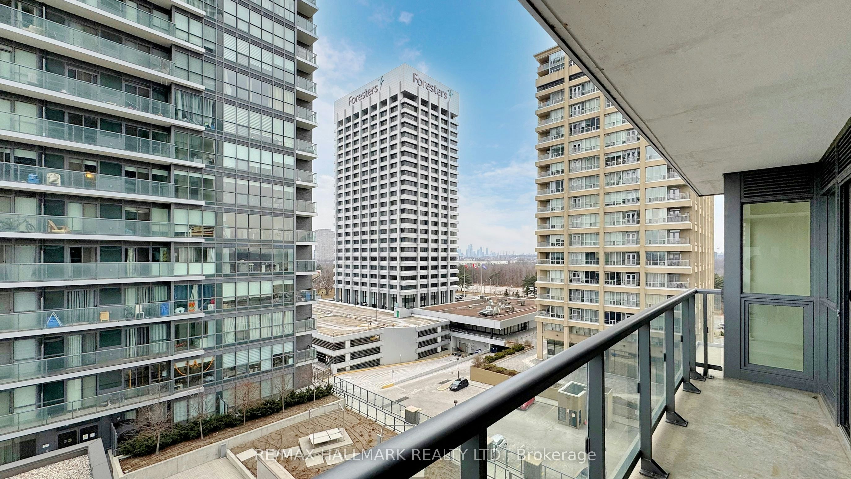 808-6 Sonic Way, Toronto, ON, M3C 0P1 - 25