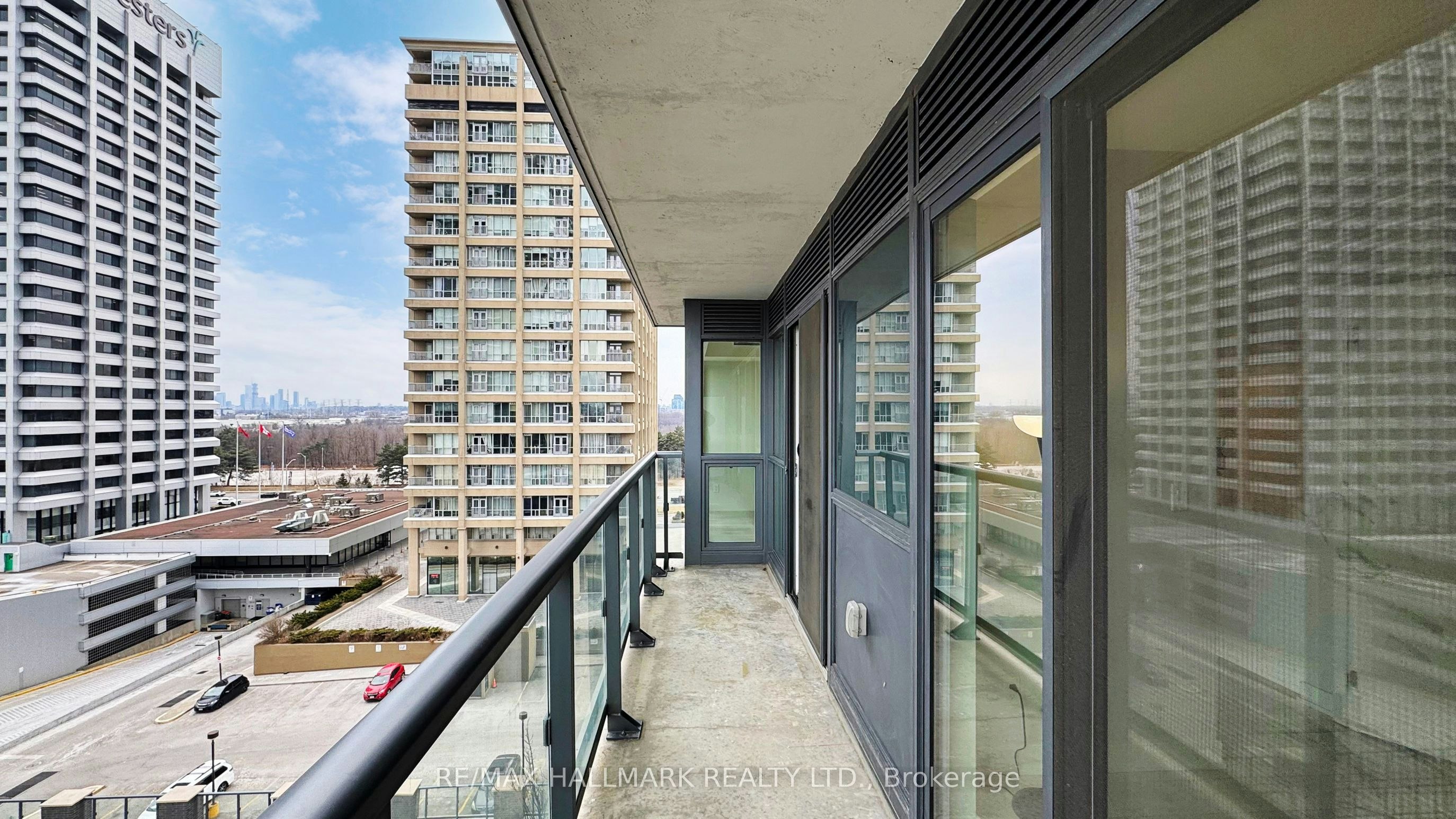 808-6 Sonic Way, Toronto, ON, M3C 0P1 - 24