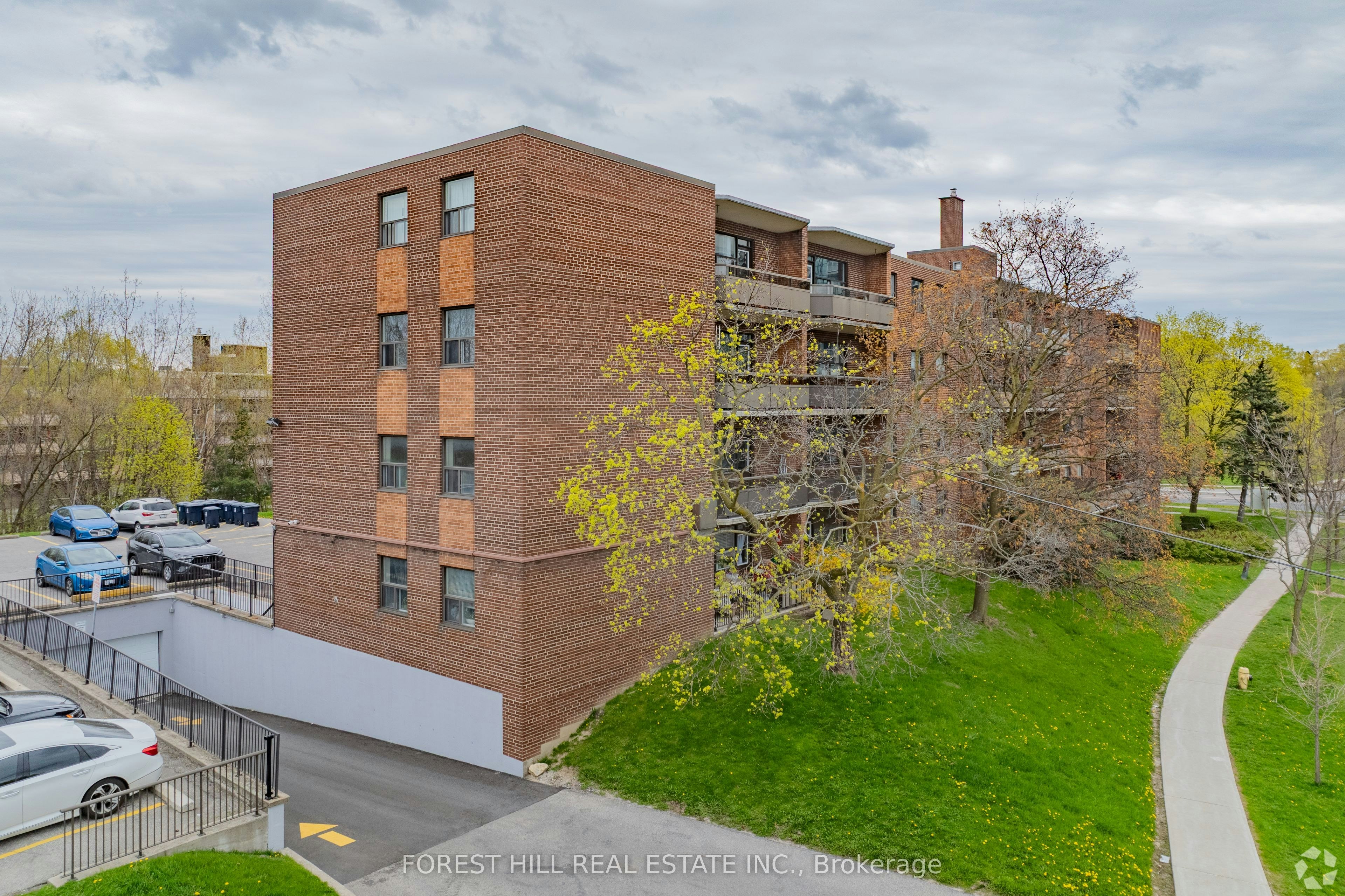 301-32 Clayland Drive, Toronto, ON, M3A 2A5
