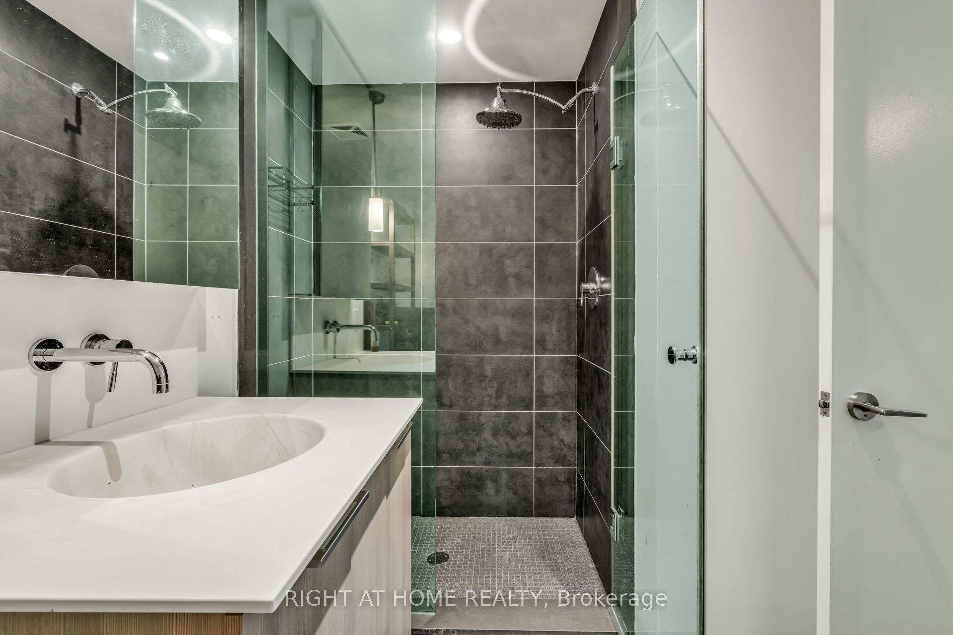 605-650 King Street W, Toronto, ON, M5V 0H6 - 32