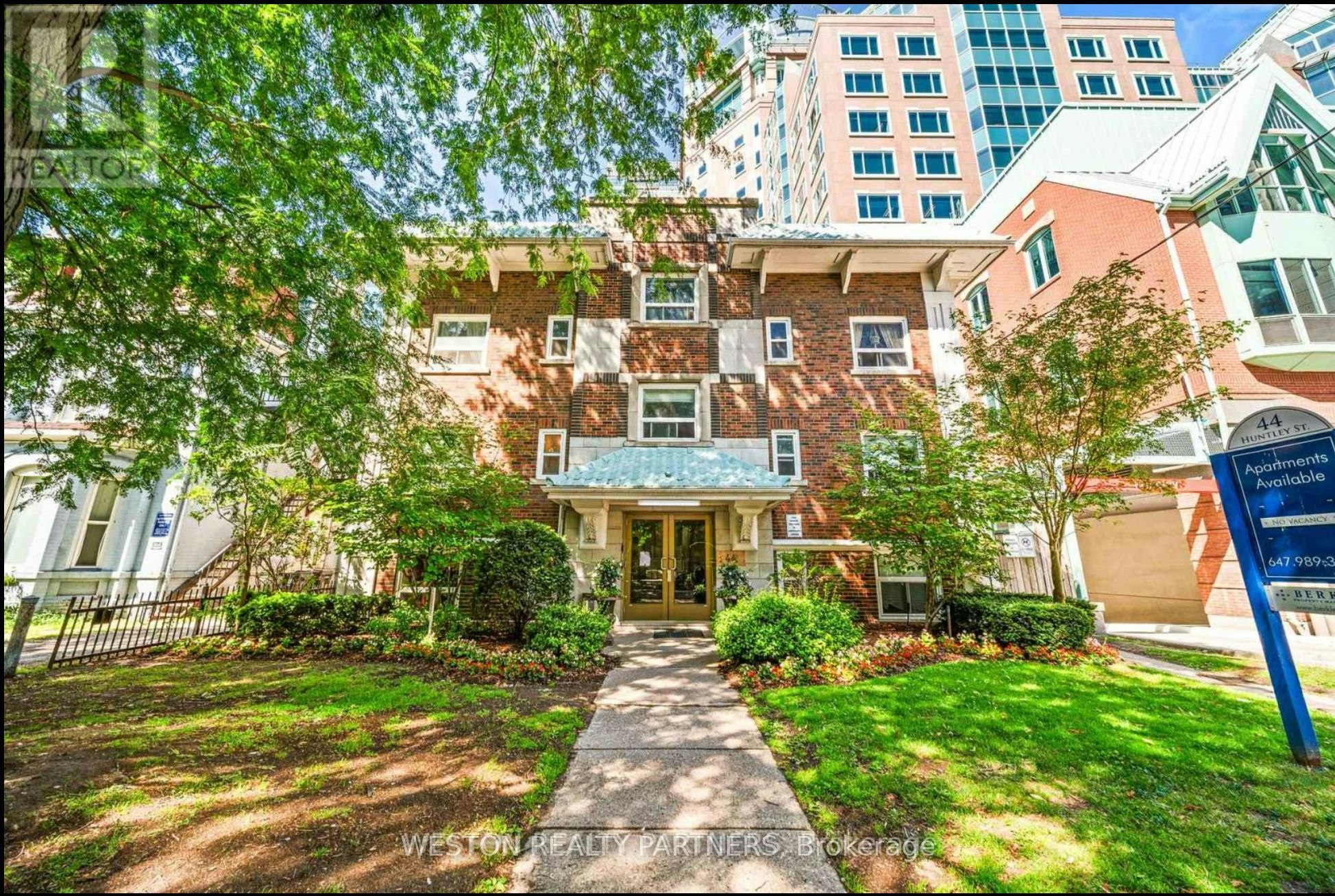 102-44 Huntley Street, Toronto, ON, M4Y 2L1