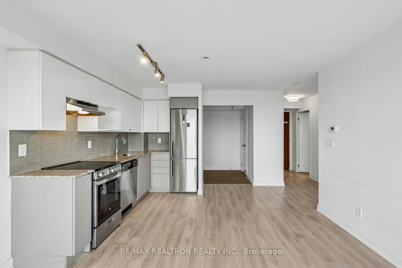 1106-120 Varna Drive, Toronto, ON, M6A 0B3 - 27