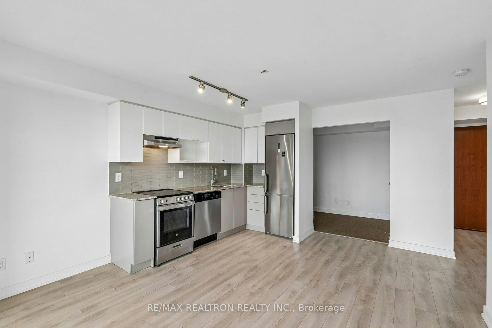 1106-120 Varna Drive, Toronto, ON, M6A 0B3 - 25