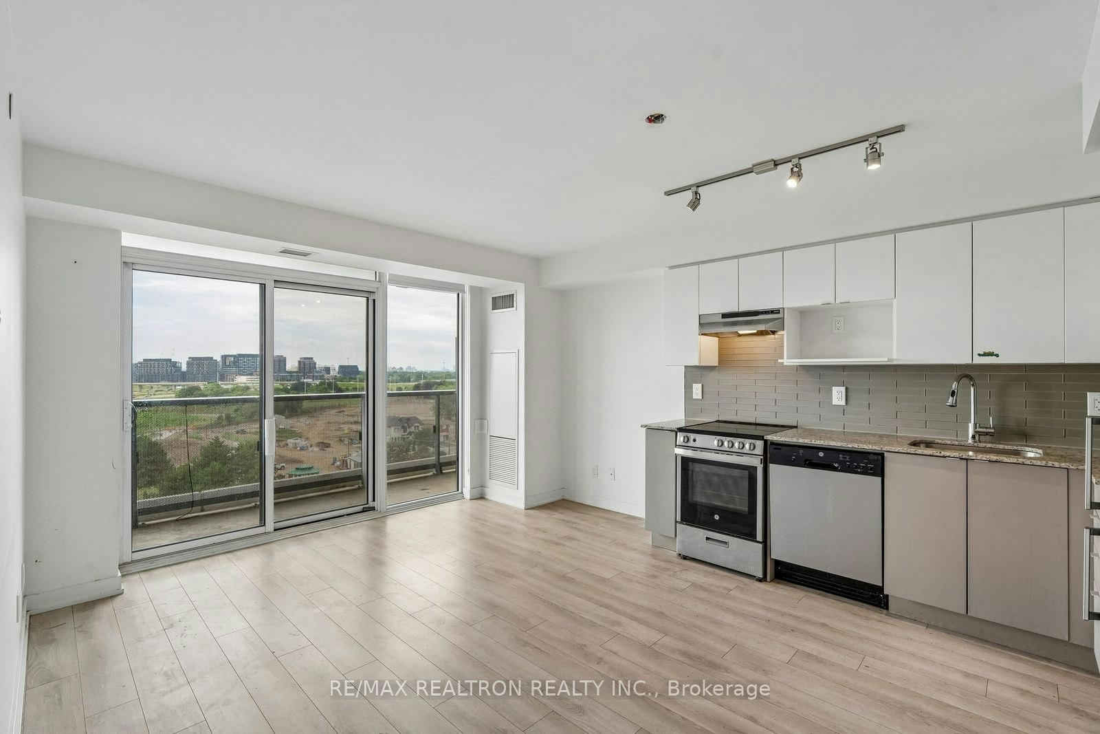1106-120 Varna Drive, Toronto, ON, M6A 0B3 - 20