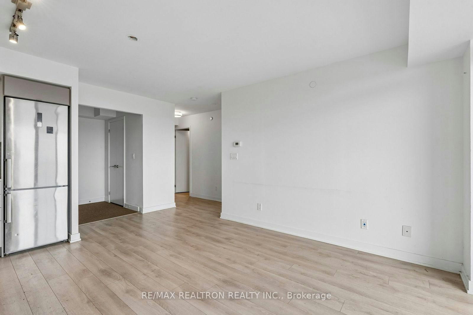 1106-120 Varna Drive, Toronto, ON, M6A 0B3 - 28