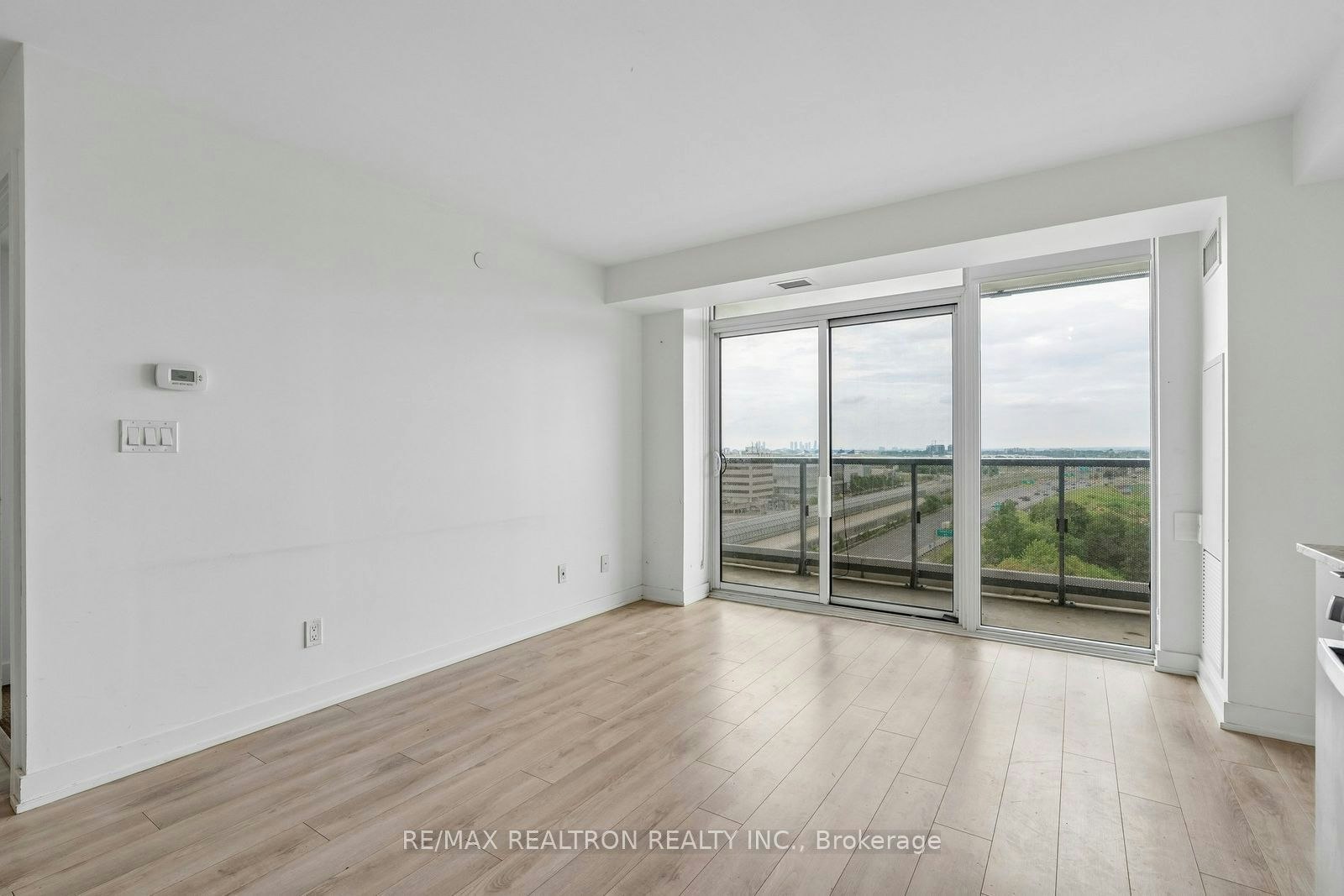 1106-120 Varna Drive, Toronto, ON, M6A 0B3 - 22