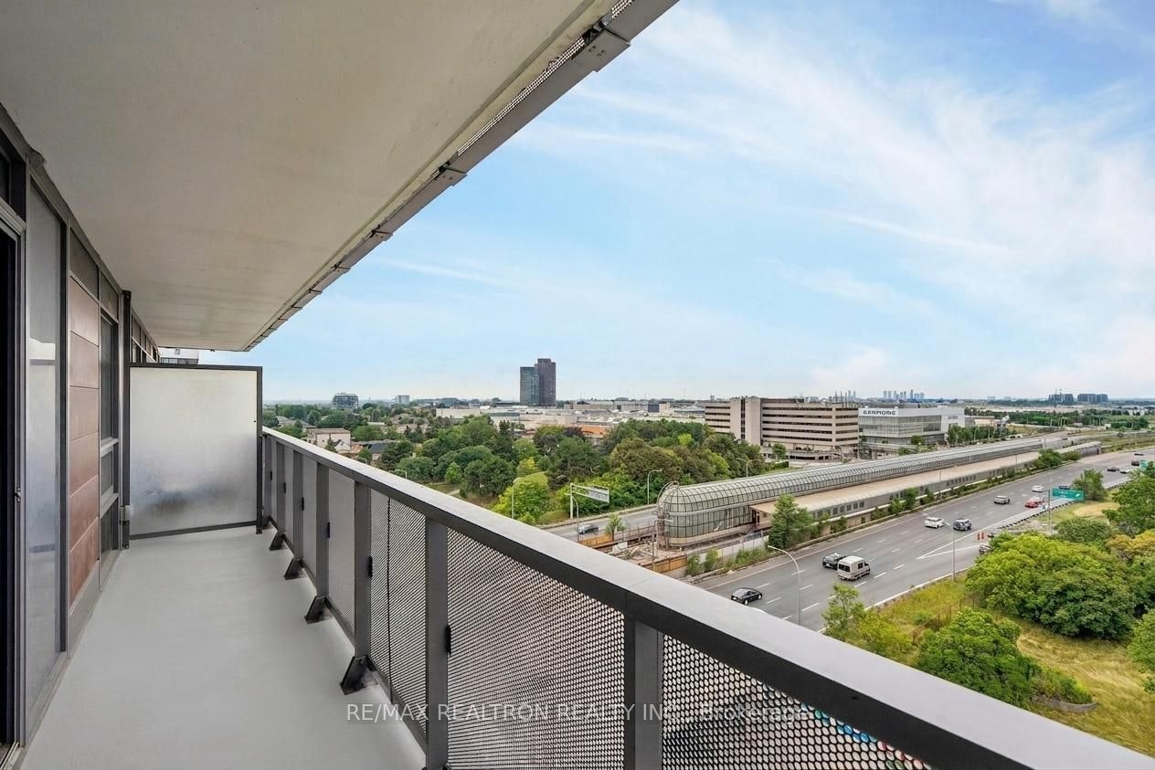 1106-120 Varna Drive, Toronto, ON, M6A 0B3 - 33