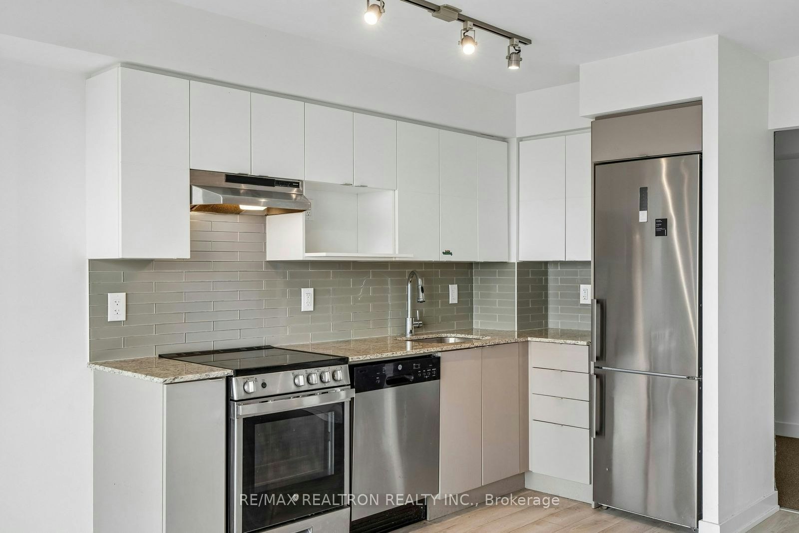 1106-120 Varna Drive, Toronto, ON, M6A 0B3 - 26