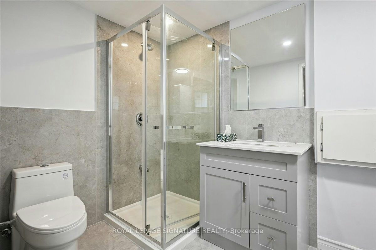 Lower-12 Castle View Avenue, Toronto, ON, M5R 1Y9 - 8