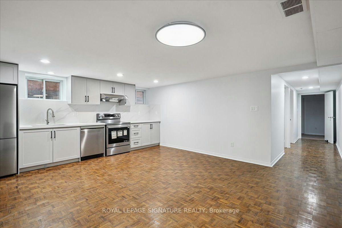 Lower-12 Castle View Avenue, Toronto, ON, M5R 1Y9 - 4