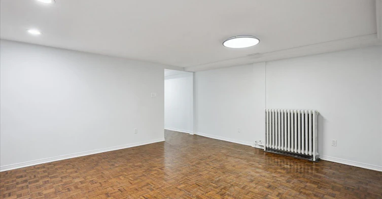 Lower-12 Castle View Avenue, Toronto, ON, M5R 1Y9 - 6