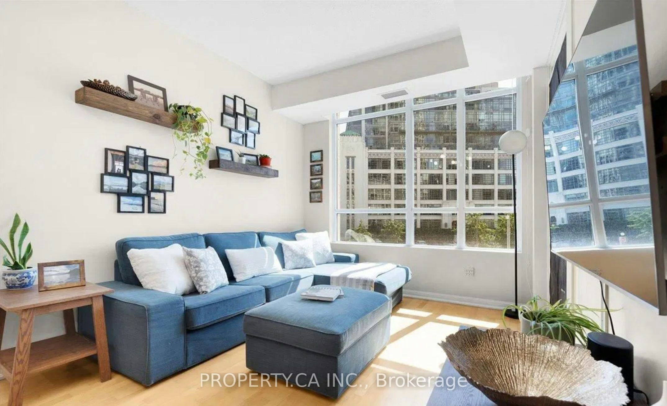 327-628 Fleet Street, Toronto, ON, M5V 1A8